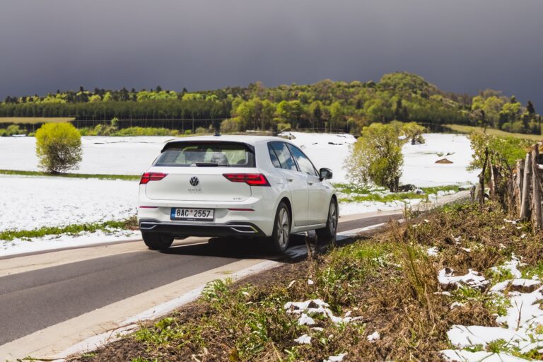 ADAC heeft zijn winterbandentests voor 2024 gepubliceerd, Continental en Goodyear zijn de winnaars